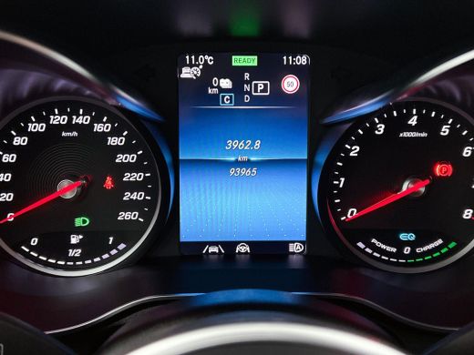 Mercedes-Benz GLC 300e 4MATIC Business Solution Luxury CAMERA | TREKHAAK | NAVI & CARPLAY ActivLease financial lease