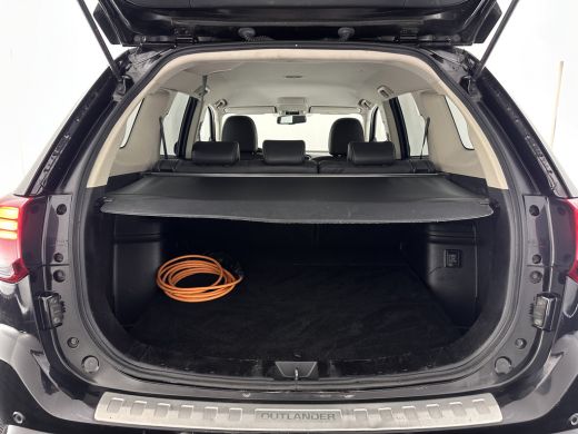 Mitsubishi Outlander 2.4 PHEV Intense (Plug-in) (INCL-BTW) *LEATHER-MICROFIBRE | FULL-LED | KEYLESS | BLINDSPOT | CAME... ActivLease financial lease
