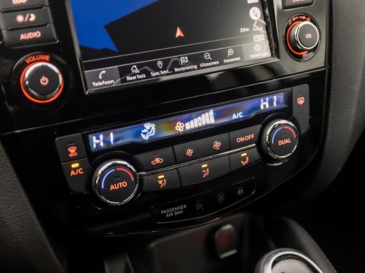 Nissan QASHQAI 1.3 DIG-T Sport 159Pk Automaat (PANORAMADAK, NAVIGATIE, 360 CAMERA, TREKHAAK, SPORTSTOELEN, GETIN... ActivLease financial lease