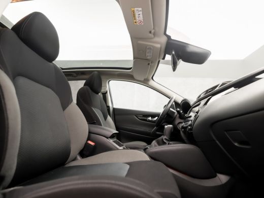 Nissan QASHQAI 1.3 DIG-T Sport 159Pk Automaat (PANORAMADAK, NAVIGATIE, 360 CAMERA, TREKHAAK, SPORTSTOELEN, GETIN... ActivLease financial lease