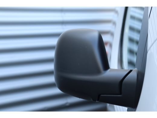 Opel Vivaro 2.0D 180PK L3H1 AUTOMAAT / NAVI / CLIMA / LED / PDC / BPM VRIJ / KEYLESS / BETIMMERING / WINTERPA... ActivLease financial lease