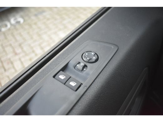 Opel Vivaro-e L3 75 kWh 3 Fase STX | Navigatie | Sportpakket | Vol-Leder | Betimmering | Achteruitrijcamera | !! ActivLease financial lease