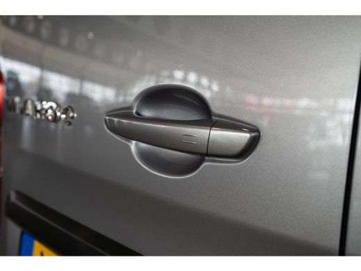 Opel Vivaro-e L3 75 kWh STX Edition | Lederen bekleding | Stoelverwarming | Camera | Keyless | Climate Controle... ActivLease financial lease