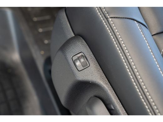 Opel Vivaro-e L3 75 kWh STX Edition | Lederen bekleding | Stoelverwarming | Camera | Keyless | Climate Controle... ActivLease financial lease