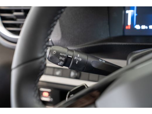 Opel Vivaro-e L3 75 kWh STX Edition | Lederen bekleding | Stoelverwarming | Camera | Keyless | Climate Controle... ActivLease financial lease