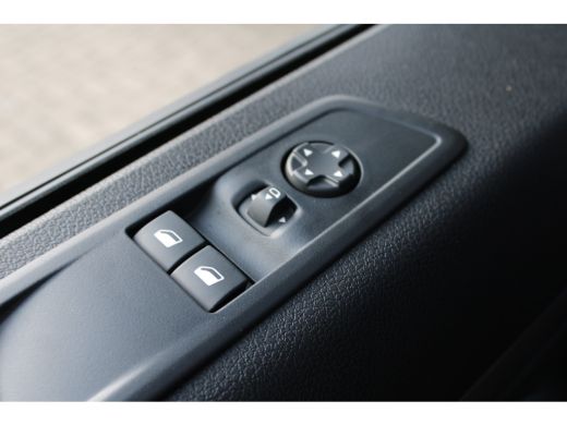 Opel Vivaro-e STX L3 75 kWh 136 PK | 8 JAAR GARANTIE | LEDER | CAMERA | BETIMMERING | STOEL + STUUR VERWARMING ... ActivLease financial lease