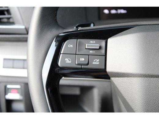 Opel Vivaro-e STX L3 75 kWh 136 PK | 8 JAAR GARANTIE | LEDER | CAMERA | BETIMMERING | STOEL + STUUR VERWARMING ... ActivLease financial lease