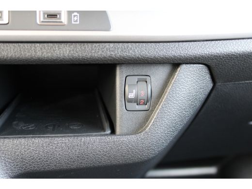 Opel Vivaro-e STX L3 75 kWh 136 PK | 8 JAAR GARANTIE | LEDER | CAMERA | BETIMMERING | STOEL + STUUR VERWARMING ... ActivLease financial lease
