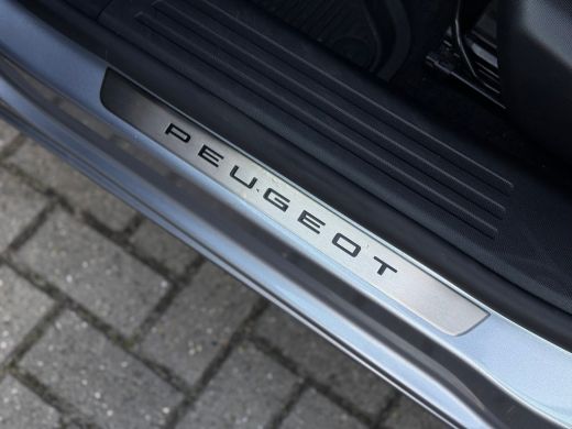 Peugeot 2008 1.2 Hybrid 136 GT Afdaal assistent | Achteruitrijcamera | Keyless start | Cruise control | Led in... ActivLease financial lease
