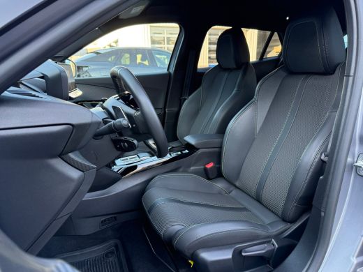 Peugeot 2008 1.2 Hybrid 136 GT Afdaal assistent | Achteruitrijcamera | Keyless start | Cruise control | Led in... ActivLease financial lease