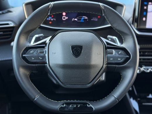 Peugeot 2008 1.2 Hybrid 136 GT Afdaal assistent | Achteruitrijcamera | Keyless start | Cruise control | Led in... ActivLease financial lease