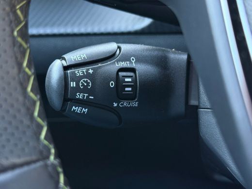 Peugeot 2008 1.2 Hybrid 136 GT Afdaal assistent | Achteruitrijcamera | Keyless start | Cruise control | Led in... ActivLease financial lease
