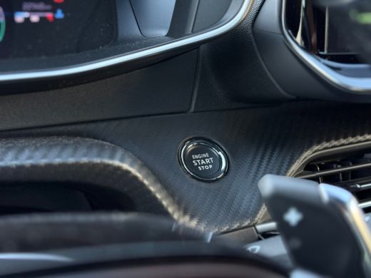 Peugeot 2008 1.2 Hybrid 136 GT Afdaal assistent | Achteruitrijcamera | Keyless start | Cruise control | Led in... ActivLease financial lease