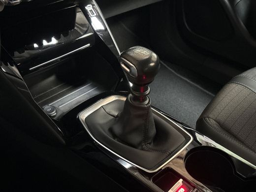 Peugeot 2008 1.2 PureTech Allure Sport 131Pk (VIRTUAL COCKPIT, APPLE CARPLAY, 360 CAMERA, KEYLESS, LEDER, SPOR... ActivLease financial lease