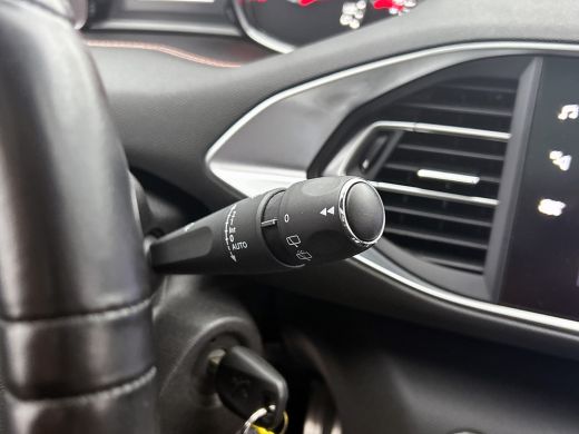 Peugeot 308 SW 1.5 HDi GT-Line *Distributie vv. bij 59.000 km* / Panoramadak / Pdc+Camera / Xenon / Navigatie... ActivLease financial lease