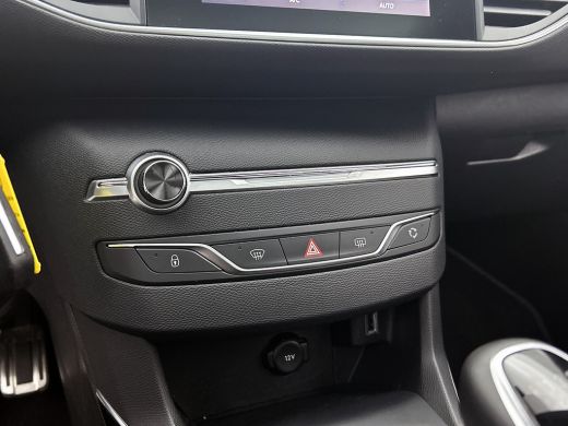 Peugeot 308 SW 1.5 HDi GT-Line *Distributie vv. bij 59.000 km* / Panoramadak / Pdc+Camera / Xenon / Navigatie... ActivLease financial lease