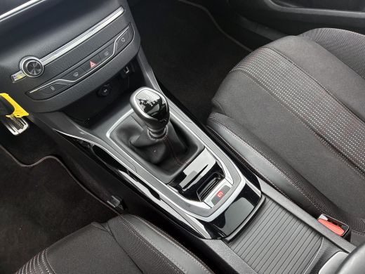 Peugeot 308 SW 1.5 HDi GT-Line *Distributie vv. bij 59.000 km* / Panoramadak / Pdc+Camera / Xenon / Navigatie... ActivLease financial lease