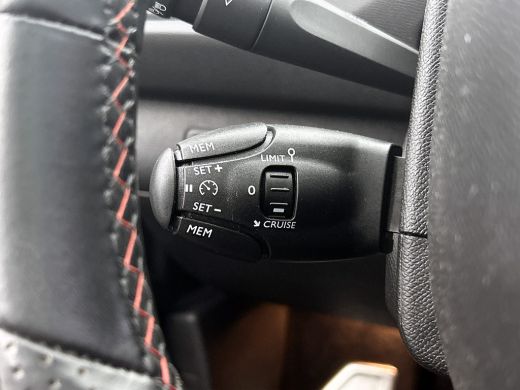 Peugeot 308 SW 1.5 HDi GT-Line *Distributie vv. bij 59.000 km* / Panoramadak / Pdc+Camera / Xenon / Navigatie... ActivLease financial lease