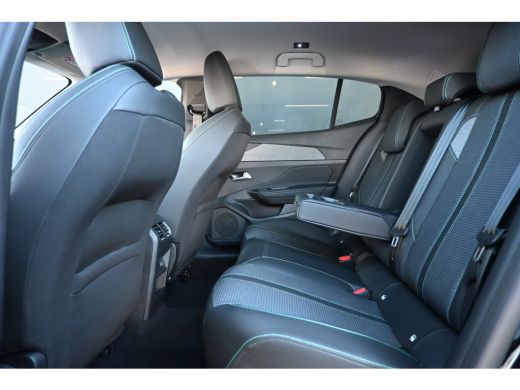 Peugeot 408 1.2 Hybrid 145 e-DCS6 Allure | Adaptive Cruise | Navigatie | Achteruitrijcamera | Climate Control... ActivLease financial lease