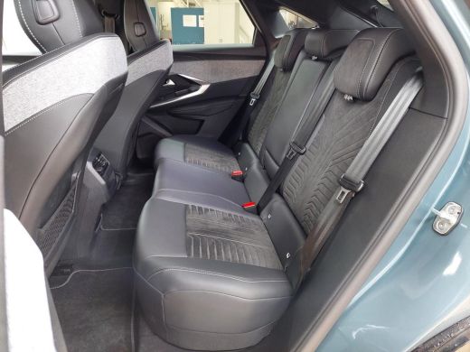 Peugeot e-3008 GT Avantage 210 73 kWh | Achterstoelen verwarmd | Achteruitrijcamera | Apple Carplay/Android Auto... ActivLease financial lease