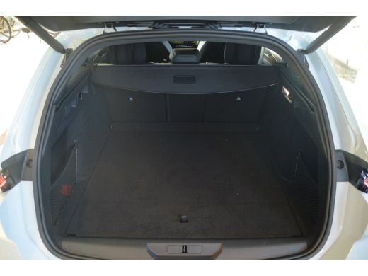 Peugeot e-308 GT | 8 jaar fabrieksgarantie of 160.000 kilometer op het accupakket | Achteruitrijcamera 180&deg; (Vi... ActivLease financial lease
