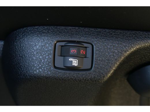 Peugeot e-Expert EV L3 136PK 75KWH STX / LED / CLIMA / PDC / CAMERA / APPLE-ANDROID AUTO / KEYLESS / STOEL-STUURVE... ActivLease financial lease