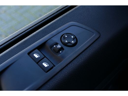 Peugeot e-Expert EV L3 136PK 75KWH STX / LED / CLIMA / PDC / CAMERA / APPLE-ANDROID AUTO / KEYLESS / STOEL-STUURVE... ActivLease financial lease