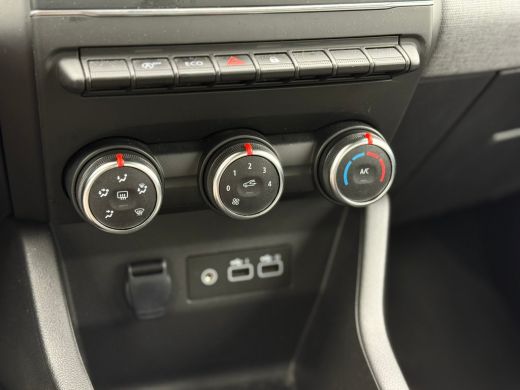 Renault Clio 1.0 TCe 90 GPF evolution DAB | Airco | Cruise control | Apple carlplay & Android auto ActivLease financial lease