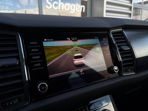 Skoda Kodiaq 1.5 TSI 150 pk Business Edition 7-DSG | Wegklapbare Trekhaak | Elektrische achterklep | Cruise co... ActivLease financial lease