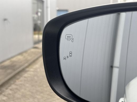 Suzuki Swift 1.2 Select Smart Hybrid Automaat | GEEN AFLEVERKOSTEN | Apple Carplay & Android Auto | Parkeersen... ActivLease financial lease