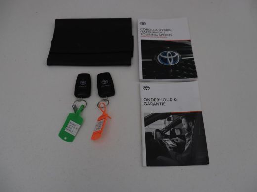 Toyota Corolla 2.0 Hybrid GR-Sport | Leder/Alcantara | Stoelverwarming | Trekhaak | Sportstoelen | Camera | Carp... ActivLease financial lease