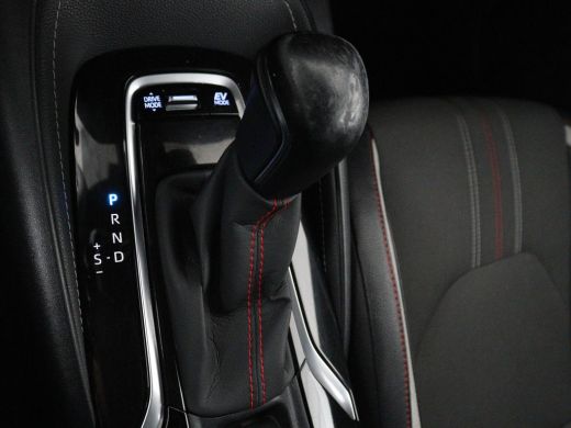 Toyota Corolla 2.0 Hybrid GR-Sport | Leder/Alcantara | Stoelverwarming | Trekhaak | Sportstoelen | Camera | Carp... ActivLease financial lease