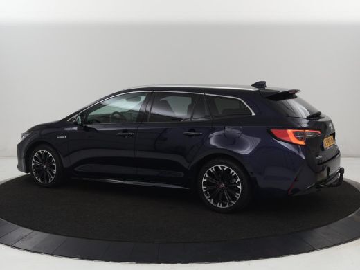 Toyota Corolla 2.0 Hybrid GR-Sport | Leder/Alcantara | Stoelverwarming | Trekhaak | Sportstoelen | Camera | Carp... ActivLease financial lease