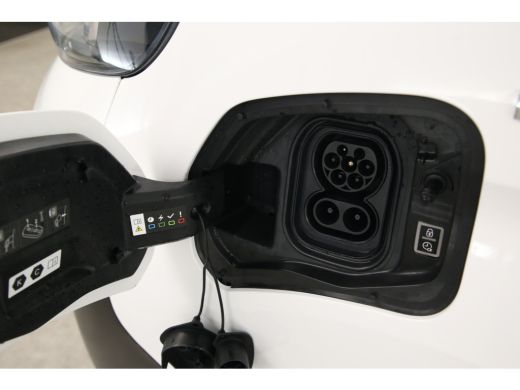 Toyota ProAce Standard Range L2H1 50 kWh | SOH 94% | Snelladen | Airco | Cruise | 3-Zits | Carplay | Navigatie ActivLease financial lease