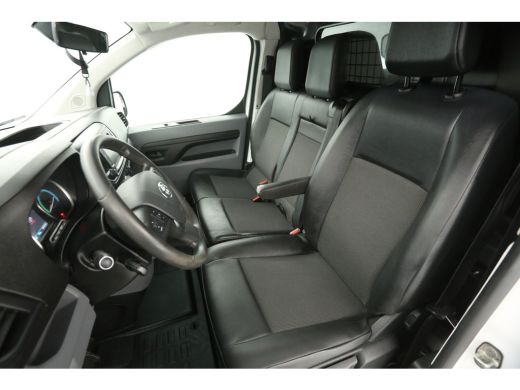 Toyota ProAce Standard Range L2H1 50 kWh | SOH 94% | Snelladen | Airco | Cruise | 3-Zits | Carplay | Navigatie ActivLease financial lease