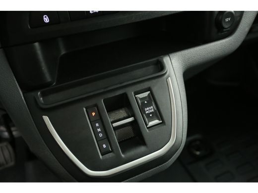 Toyota ProAce Standard Range L2H1 50 kWh | SOH 94% | Snelladen | Airco | Cruise | 3-Zits | Carplay | Navigatie ActivLease financial lease