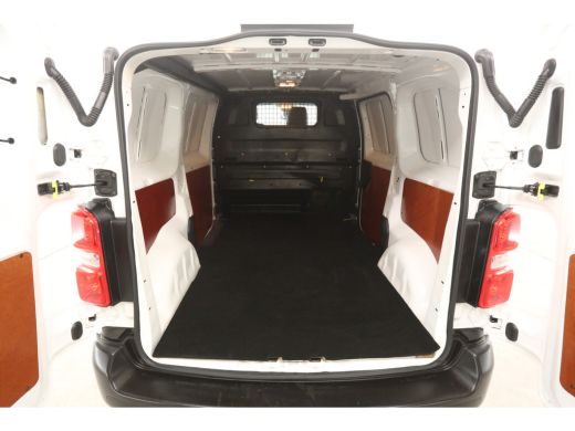 Toyota ProAce Standard Range L2H1 50 kWh | SOH 94% | Snelladen | Airco | Cruise | 3-Zits | Carplay | Navigatie ActivLease financial lease