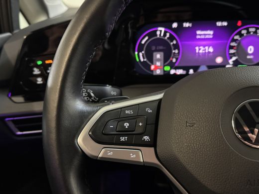 Volkswagen Golf 1.4 eHybrid 204PK DSG STYLE CAMERA/CARPLAY/SFEERVERL. ActivLease financial lease