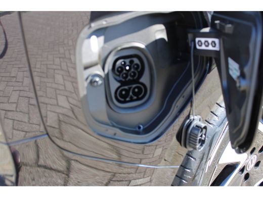 Volkswagen ID. Buzz Cargo Cargo Bulli Edition 79 kWh 250kW /340 PK | Airstop banden 235/50 R20 104 T XL v&oacute;&oacute;r en 265 / 45 R2... ActivLease financial lease