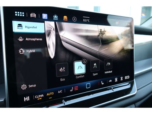 Volkswagen Tayron Life Edition | Inclusief &euro;2000,- inruilvoordeel | Trekhaak | 'App-Connect' draadloze smartphone i... ActivLease financial lease