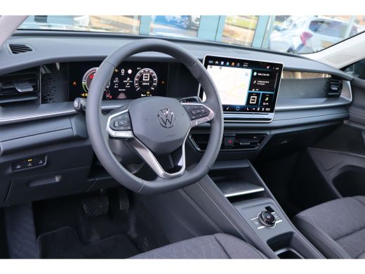 Volkswagen Tayron Life Edition | Inclusief &euro;2000,- inruilvoordeel | Trekhaak | 'App-Connect' draadloze smartphone i... ActivLease financial lease