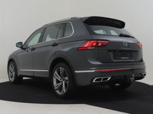 Volkswagen Tiguan R-Line Business eHybrid 245pk | Trekhaak | Elektrische stoelen memory | Lederen bekleding | Stoel... ActivLease financial lease