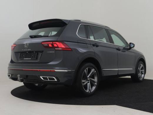 Volkswagen Tiguan R-Line Business eHybrid 245pk | Trekhaak | Elektrische stoelen memory | Lederen bekleding | Stoel... ActivLease financial lease