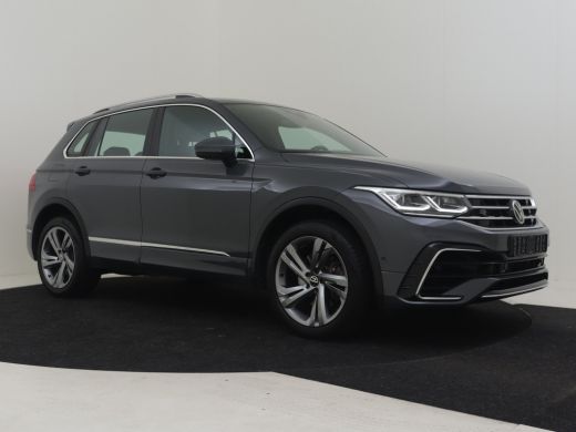 Volkswagen Tiguan R-Line Business eHybrid 245pk | Trekhaak | Elektrische stoelen memory | Lederen bekleding | Stoel... ActivLease financial lease
