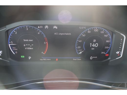 Volkswagen Transporter 2.0 TDI L2 H1 DC Bulli 2x Schuifdeur ActivLease financial lease