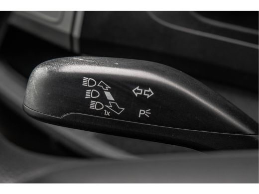 Volkswagen Transporter L2H1 | 102 PK | 3-Zits | Airco ActivLease financial lease