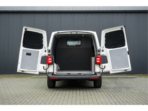 Volkswagen Transporter L2H1 | 102 PK | 3-Zits | Airco ActivLease financial lease