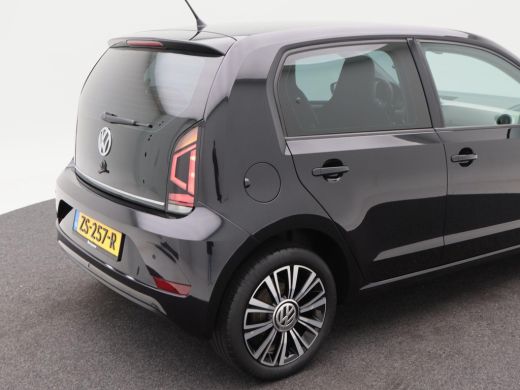 Volkswagen up! 1.0 BMT high up! Automaat | Stoelverwarming | Cruise Control | DAB | Bleutooth | Cimatronic | Ele... ActivLease financial lease