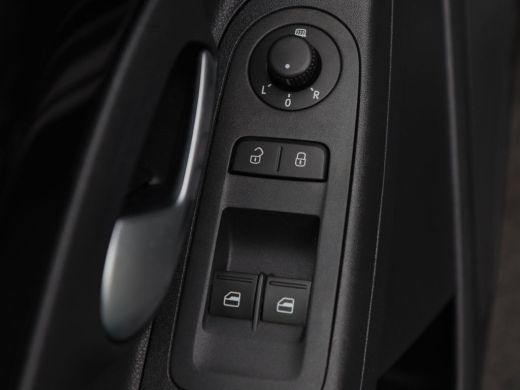 Volkswagen up! 1.0 BMT high up! Automaat | Stoelverwarming | Cruise Control | DAB | Bleutooth | Cimatronic | Ele... ActivLease financial lease