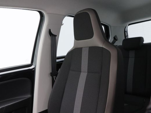 Volkswagen up! 1.0 BMT high up! Automaat | Stoelverwarming | Cruise Control | DAB | Bleutooth | Cimatronic | Ele... ActivLease financial lease